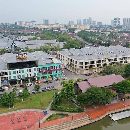 Riverfront Boutique Hotel Малакка Экстерьер фото