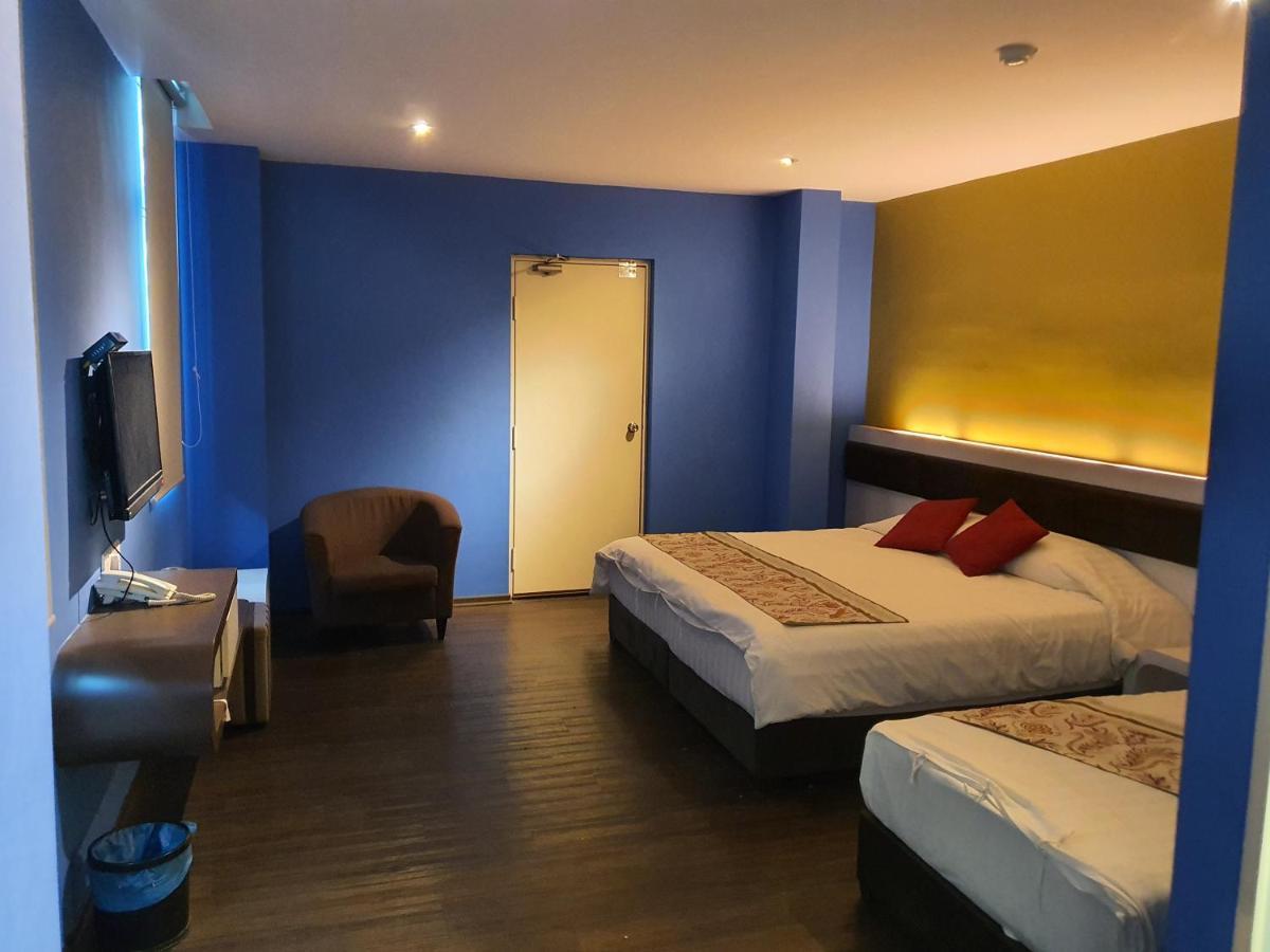 Riverfront Boutique Hotel Малакка Экстерьер фото