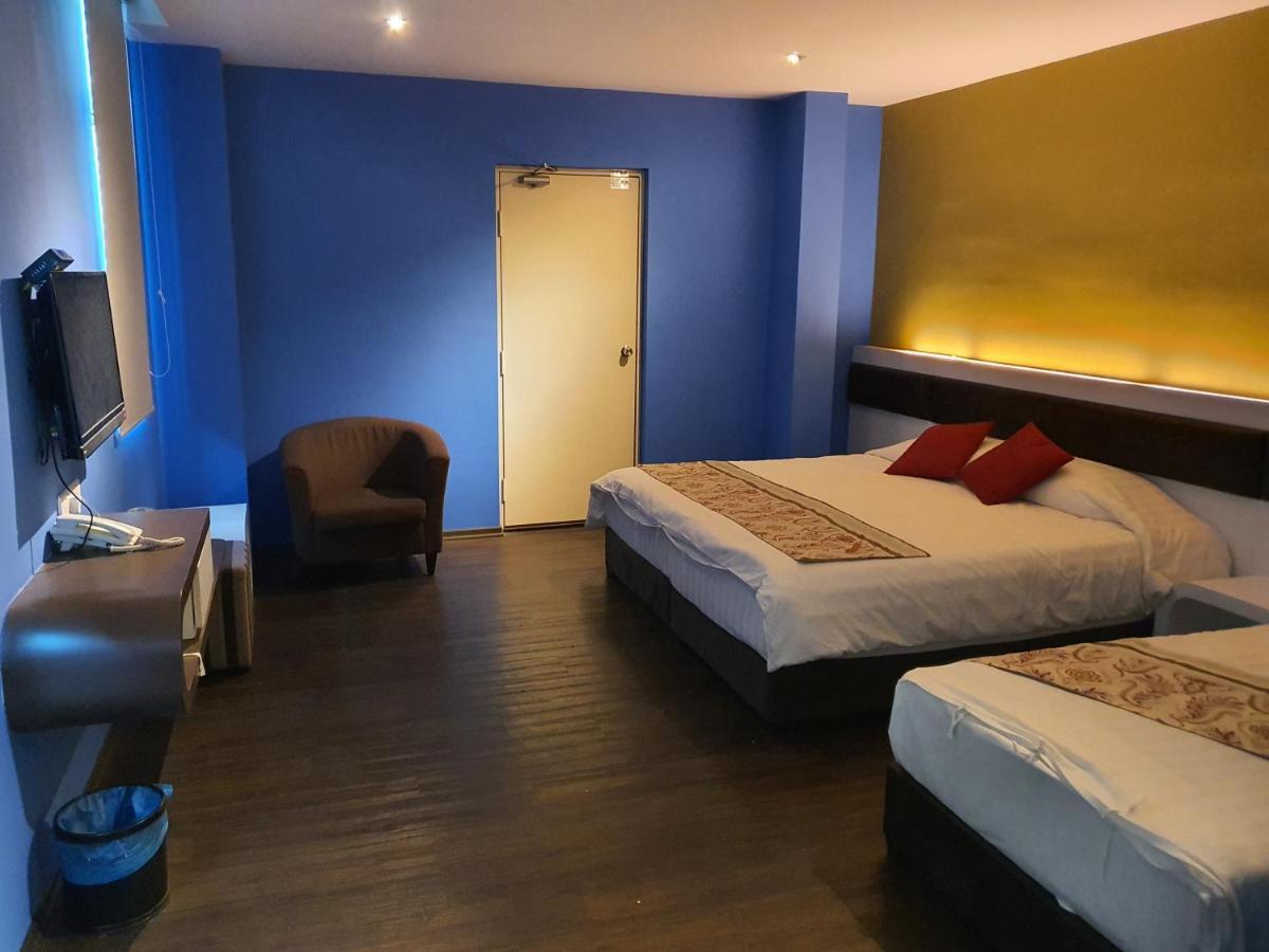 Riverfront Boutique Hotel Малакка Экстерьер фото