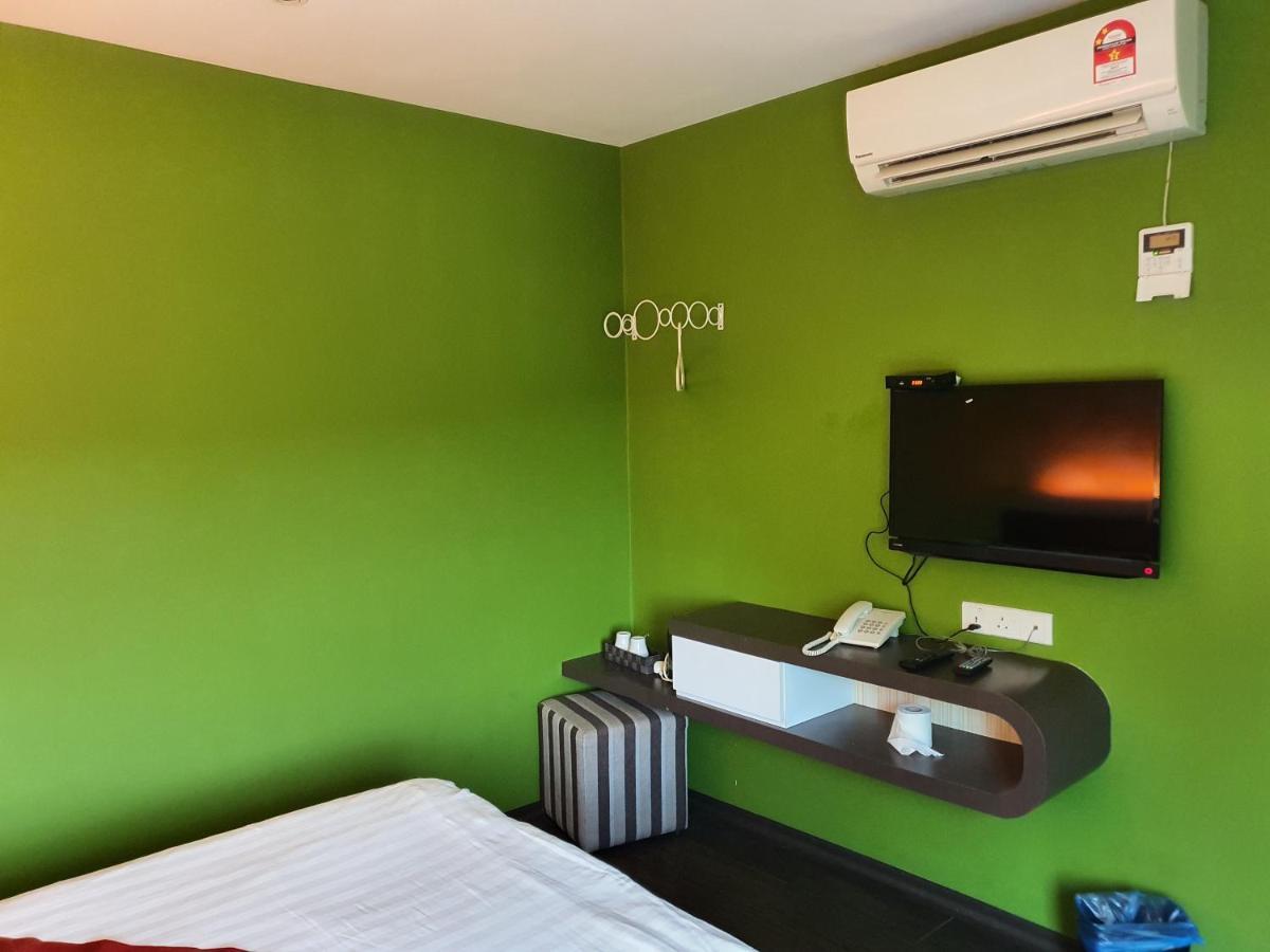 Riverfront Boutique Hotel Малакка Экстерьер фото