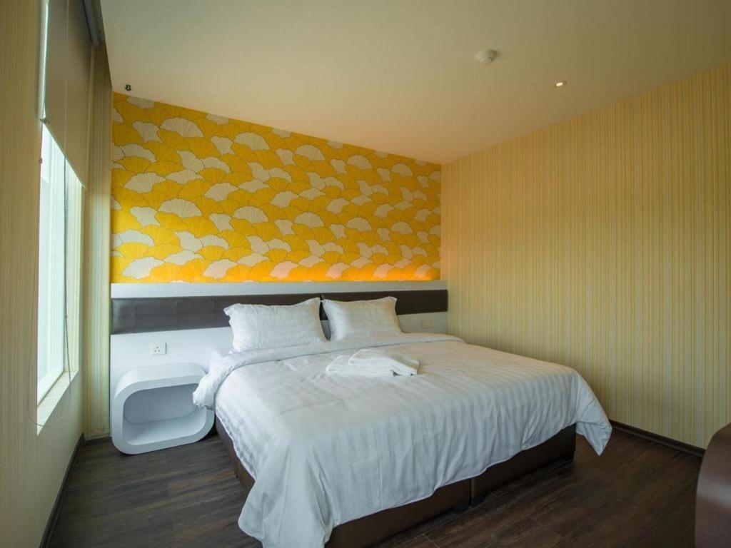Riverfront Boutique Hotel Малакка Экстерьер фото
