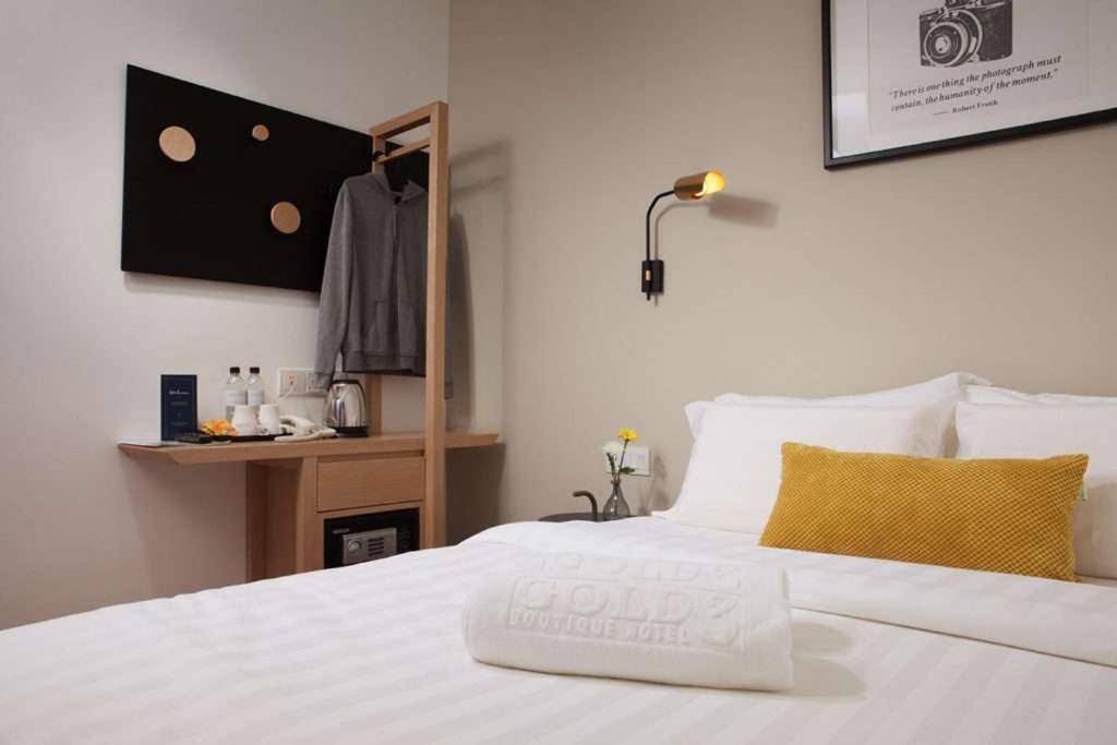 Riverfront Boutique Hotel Малакка Экстерьер фото