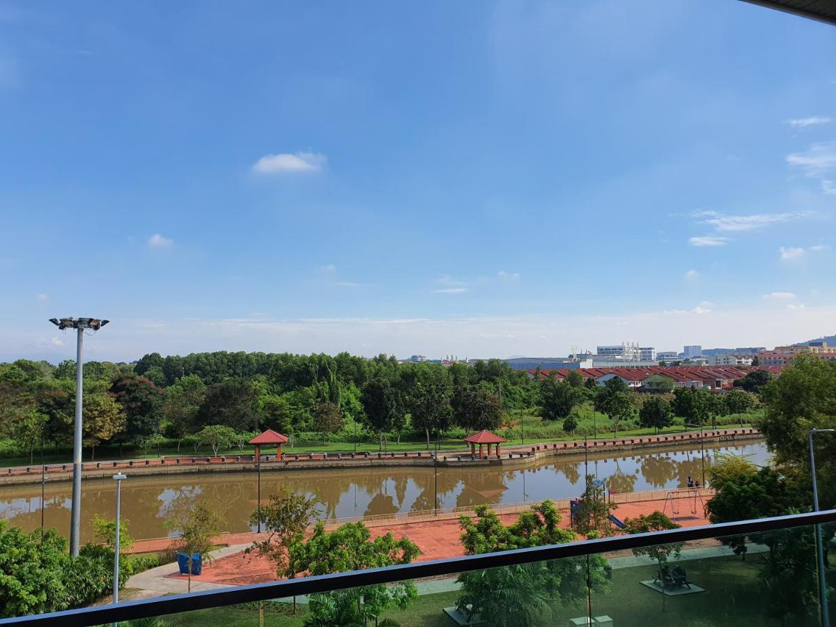 Riverfront Boutique Hotel Малакка Экстерьер фото