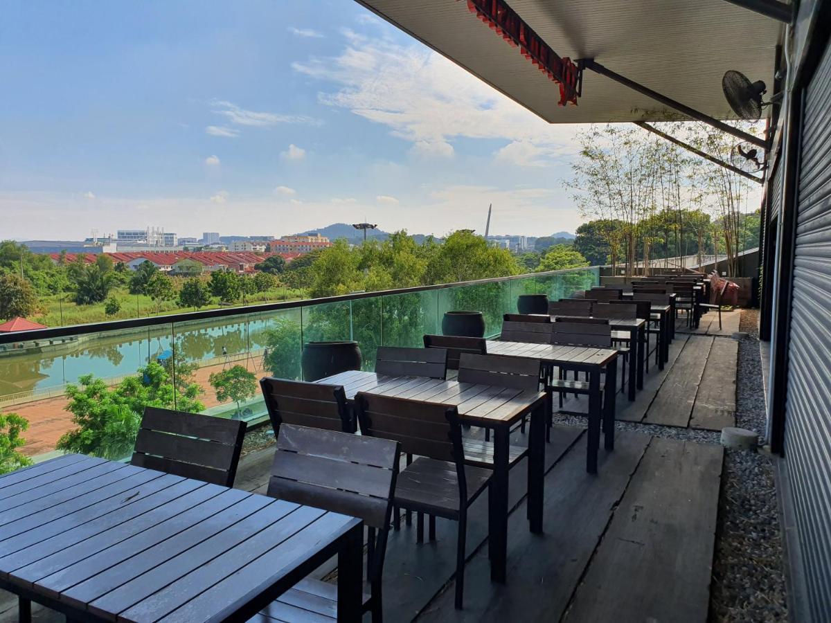 Riverfront Boutique Hotel Малакка Экстерьер фото